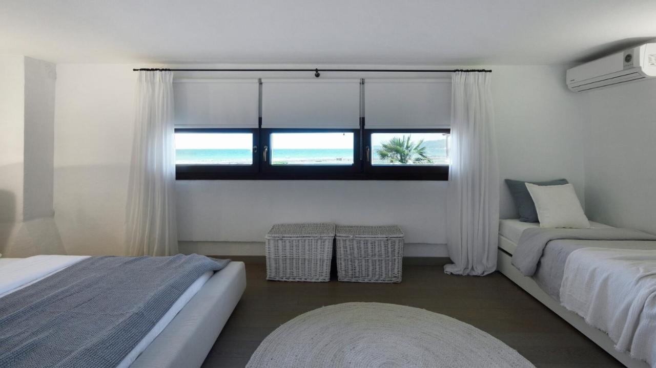 Skála Foúrkas Soleado Beachfront Villa מראה חיצוני תמונה